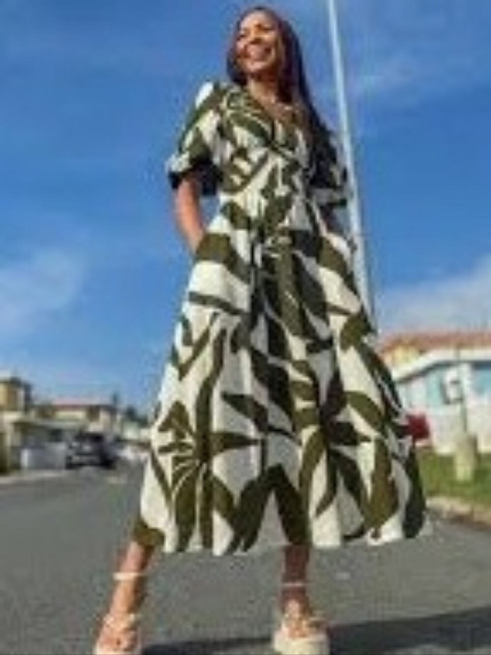 White Mountain Olive and White Abstract Print Maxi Dress!.